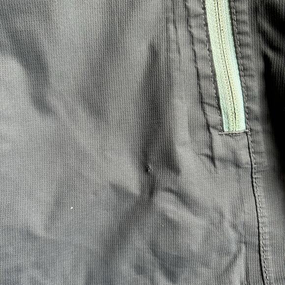 The North Face HyVent Jacket Women’s Small Gray Hooded Waterproof Shell - Picture 5 of 10